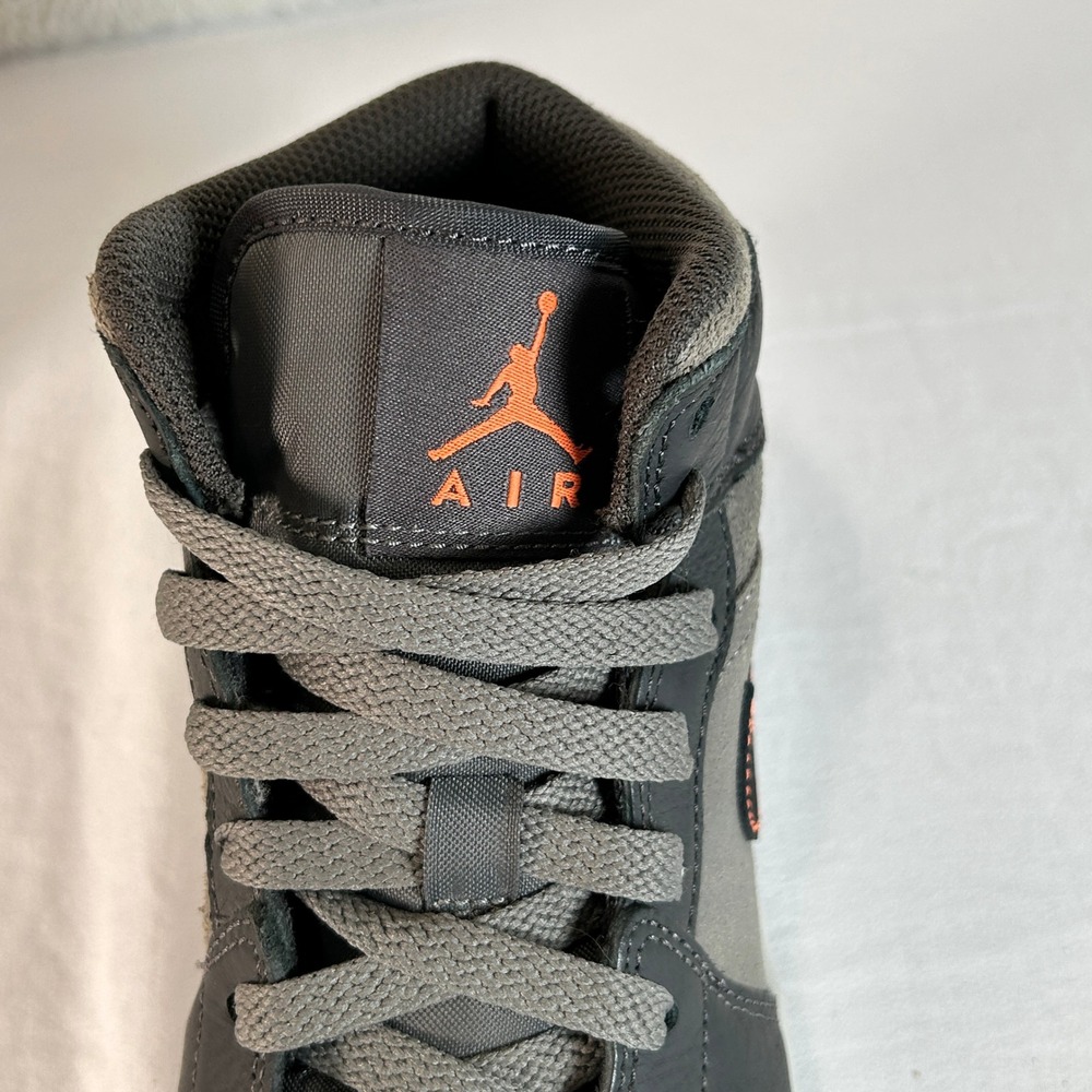 Air Jordan 1 Mid Dark Grey Orange Swoosh Kids Sneakers Size Youth 4.5 FQ8341-017 - Picture 5 of 12
